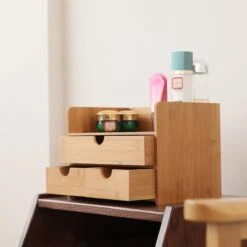 Merkloos Decopatent® Luxe Make-up Organizer Met 3 Lades - Cosmetica Organizer Make Up Met Schuiflade Bamboe Hout - Cosmeticahouder - Toren -Cosmetica Winkel 1200x1200 140