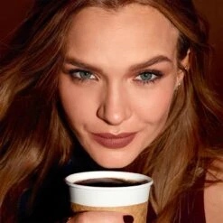 Maybelline SuperStay Matte Ink Lipstick Coffee Collection Limited Edition - 265 Caramel Collector - Nude Lippenstift - 5 Ml -Cosmetica Winkel 1200x1200 241