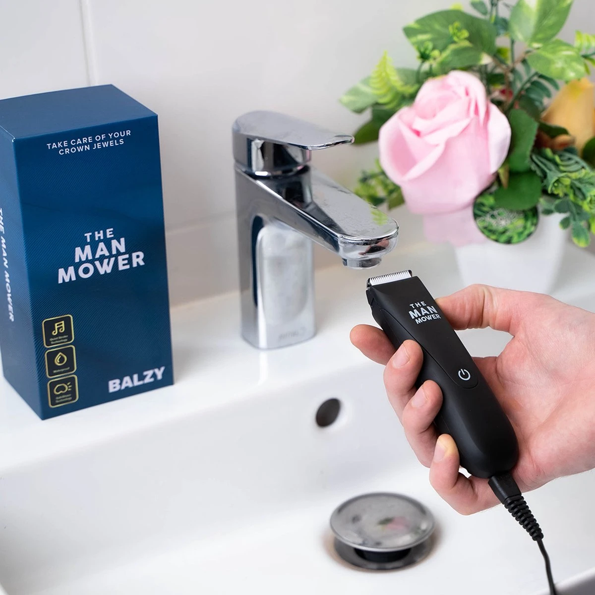 BALZY BushBuster 3.0 - Trimmer - Scheerapparaat - Haartrimmer - Bodygroomer - SafeShave Technologie - Waterdicht - Veilig Scheren - Oplaadbaar 9 BALZY BushBuster 3.0 - Trimmer - Scheerapparaat - Haartrimmer - Bodygroomer - SafeShave Technologie - Waterdicht - Veilig Scheren - Oplaadbaar - Afbeelding 9