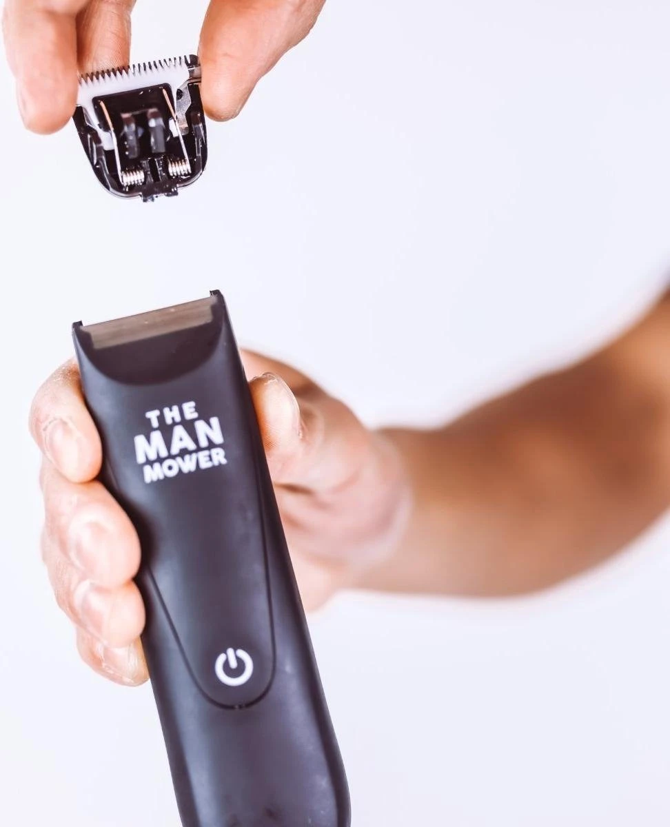 BALZY BushBuster 3.0 - Trimmer - Scheerapparaat - Haartrimmer - Bodygroomer - SafeShave Technologie - Waterdicht - Veilig Scheren - Oplaadbaar 4 BALZY BushBuster 3.0 - Trimmer - Scheerapparaat - Haartrimmer - Bodygroomer - SafeShave Technologie - Waterdicht - Veilig Scheren - Oplaadbaar - Afbeelding 4